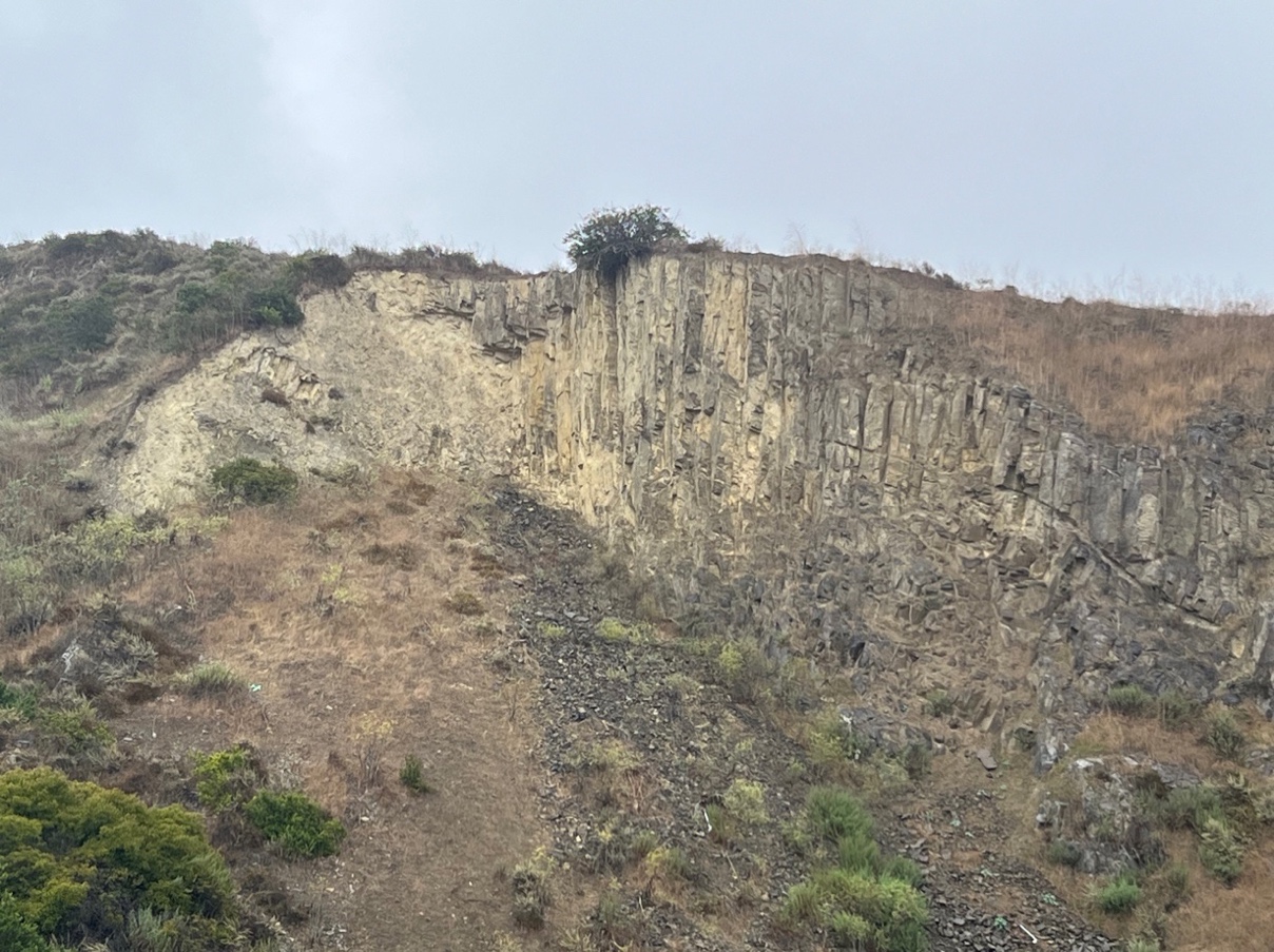 East side of dome volcanic unit crosscutting Santiago fm