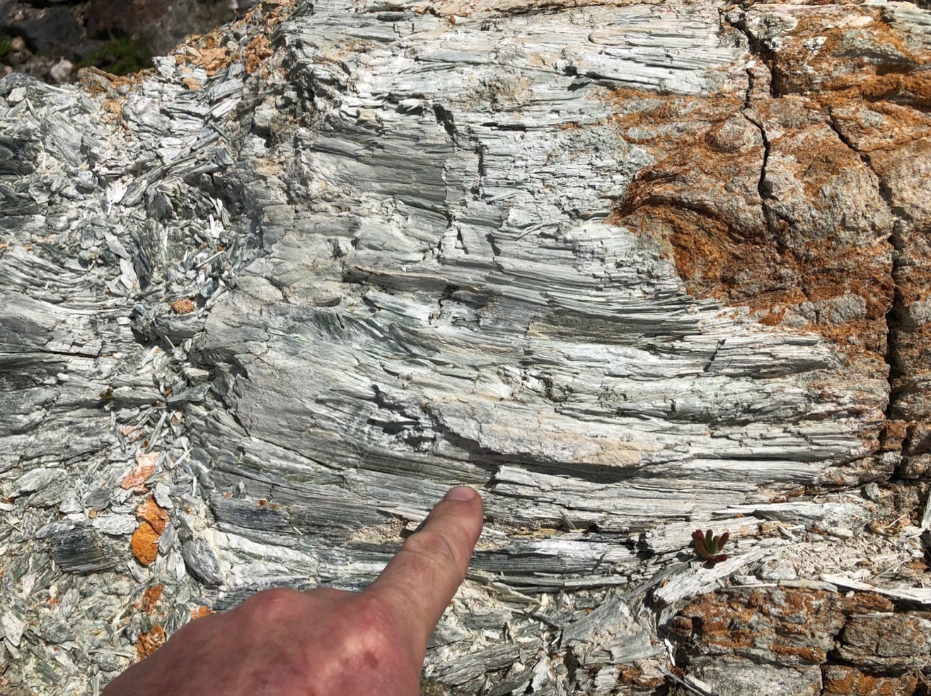 weathered actinolite/tremolite series